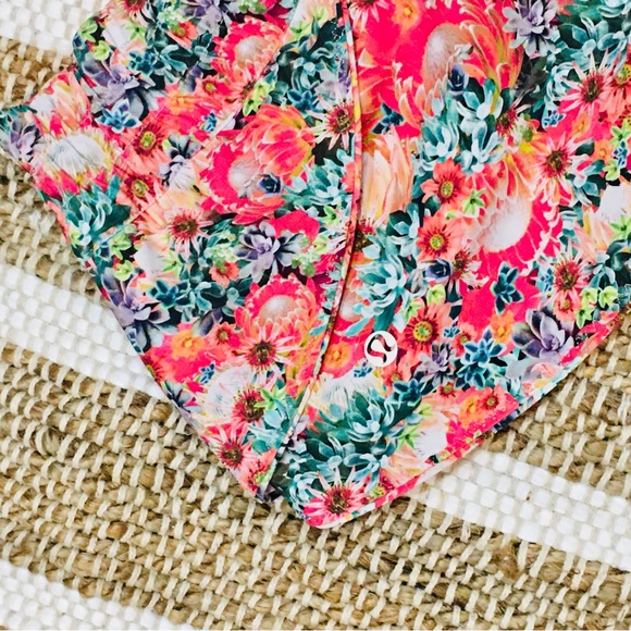Lululemon hottie hot shorts reversible floral flowers blush pink sports … - Picture 6 of 10